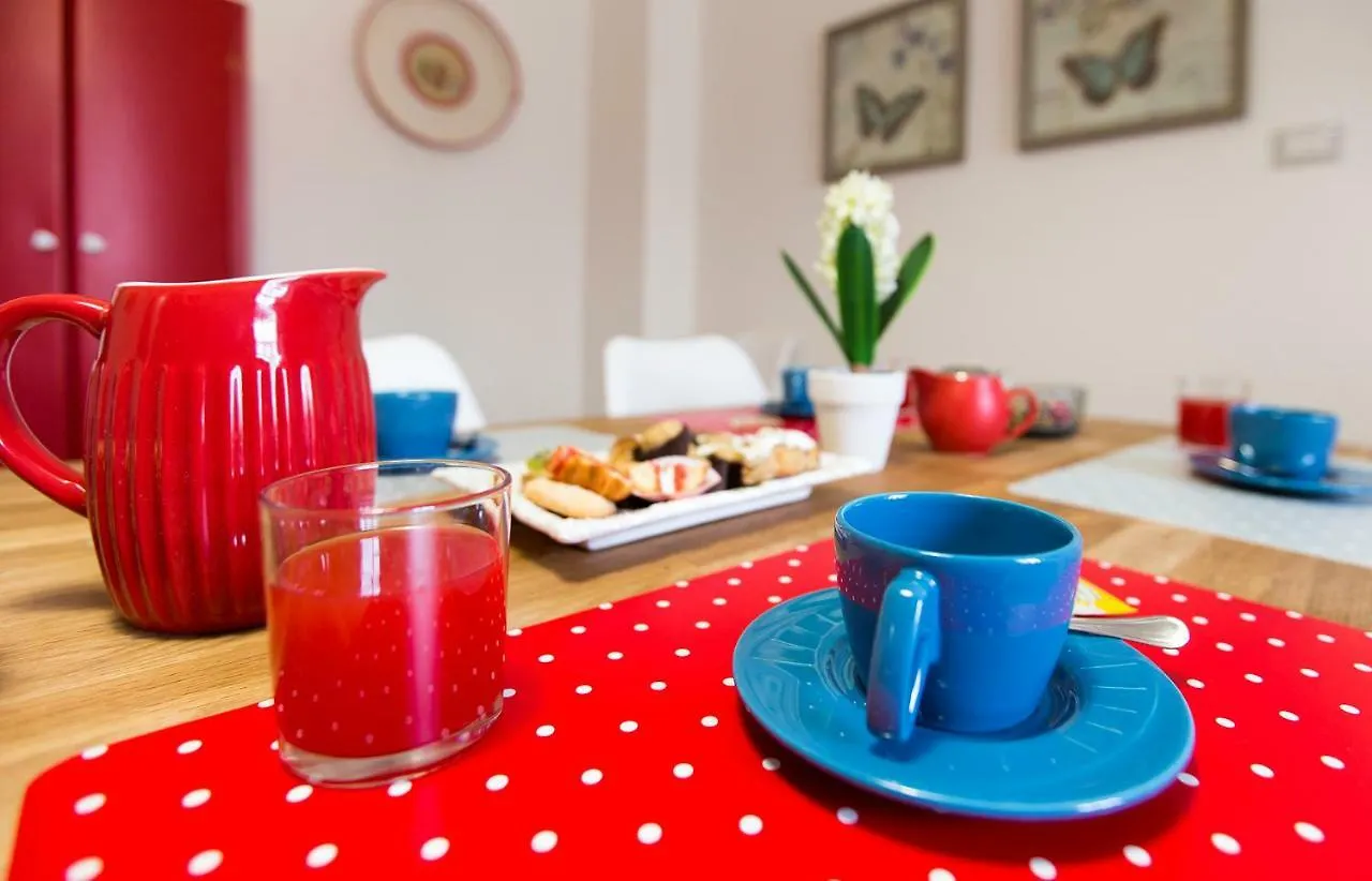 Jolie Julie Accomodation ساساري